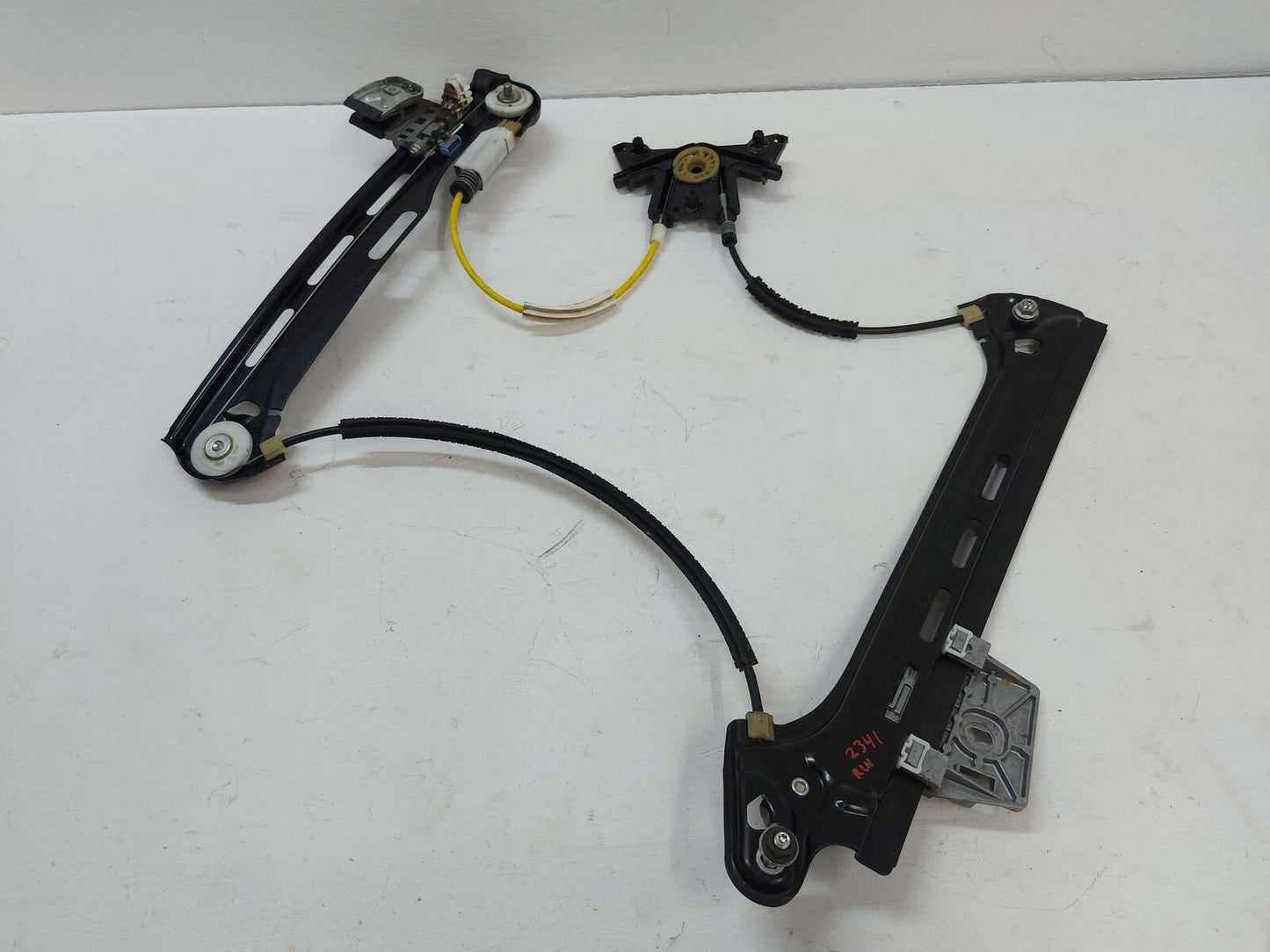 12-18 Mercedes W218 CLS63s AMG REAR LEFT DOOR WINDOW GLASS REGULATOR 918245100