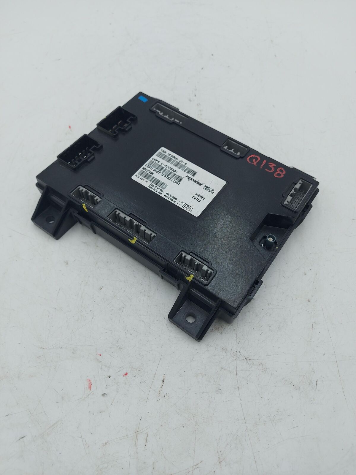 14 TESLA S 1010906-00-d Body Control Module