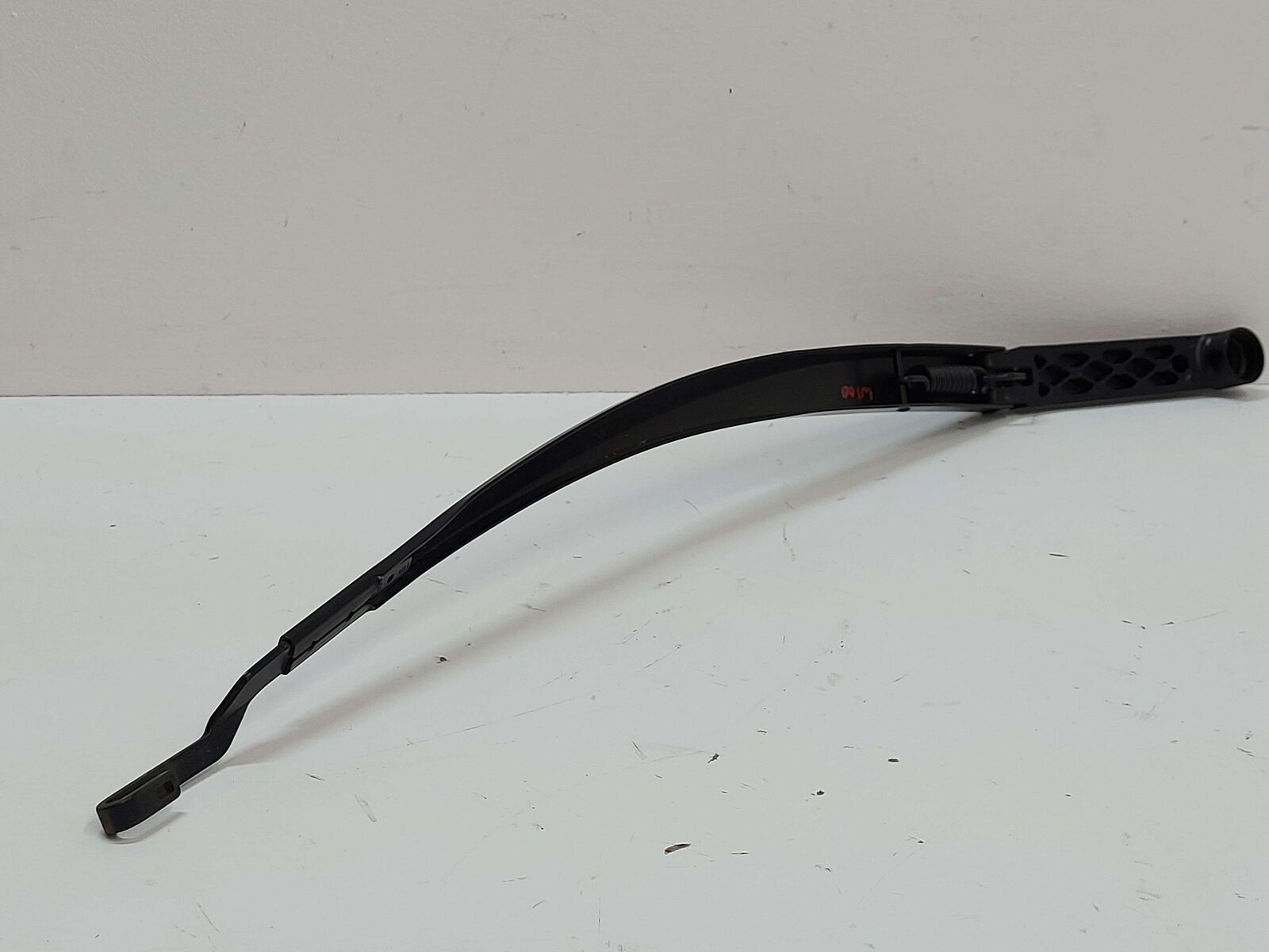 11-15 TOYOTA SIENNA SE RIGHT WIPER ARM 8521108020