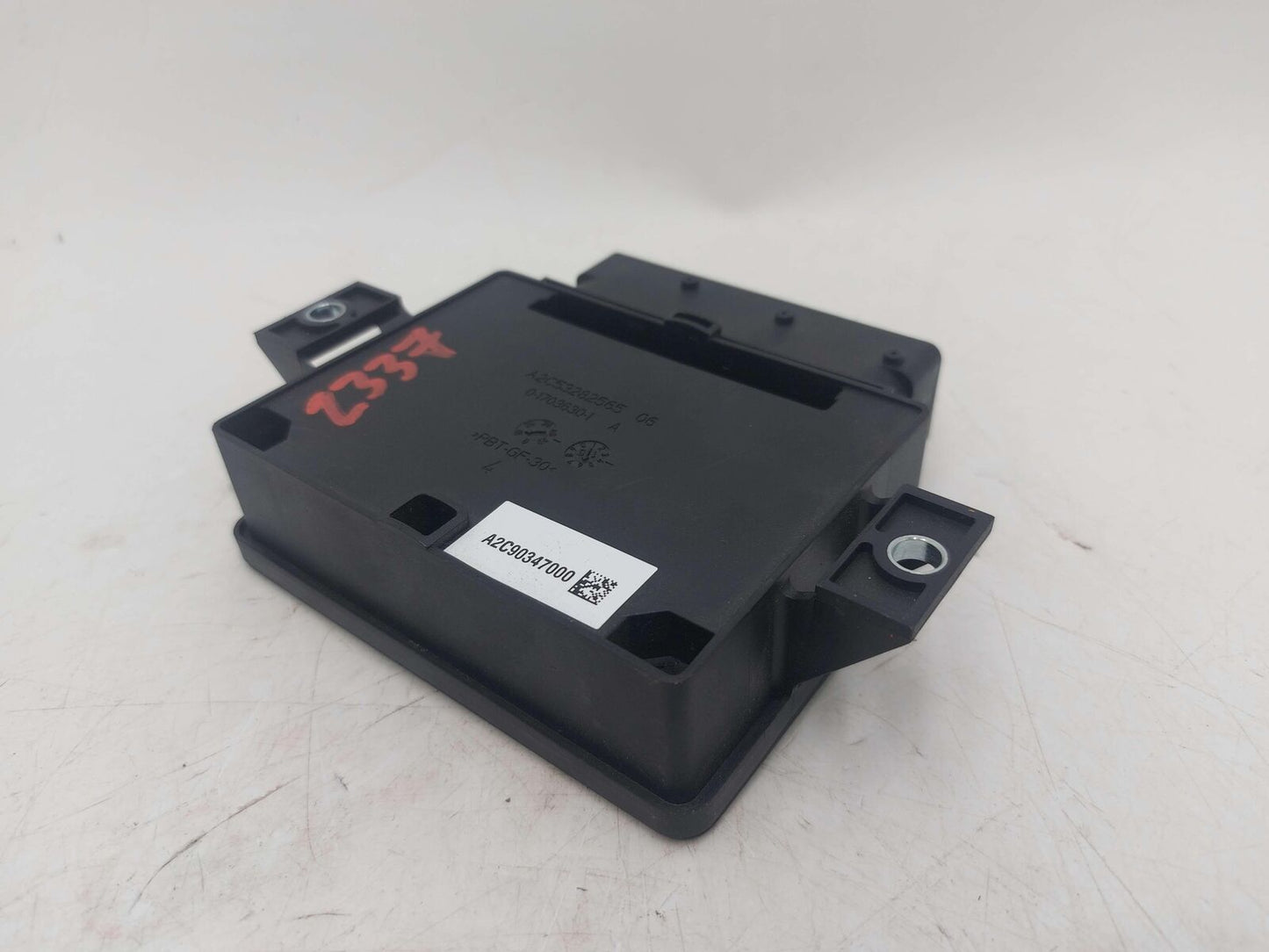 2016 PORSCHE MACAN S 95B PARK BRAKE CONTROLLER 95B907801C