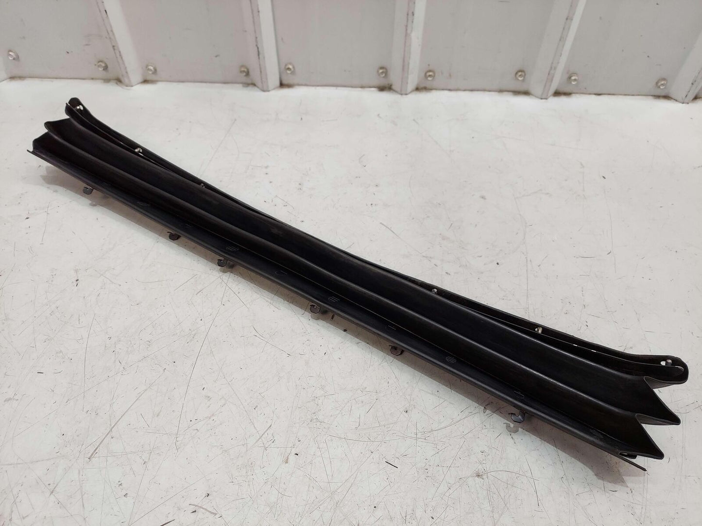 2001 PORSCHE 911 996 CARRERA REAR SPOILER GRILL FLEX WALL TRIM PANEL