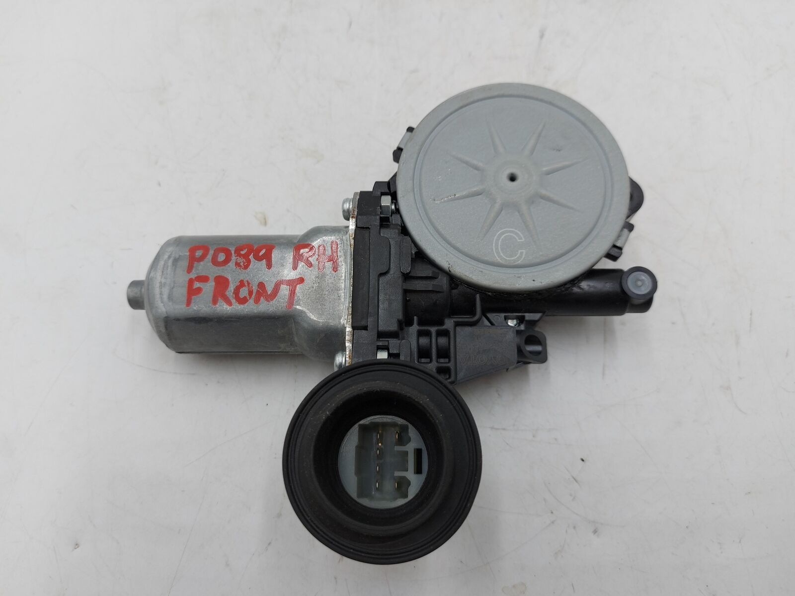 04-10 TOYOTA SIENNA FRONT RH Right Power Window Motor 85710-AE010 66K KM'S