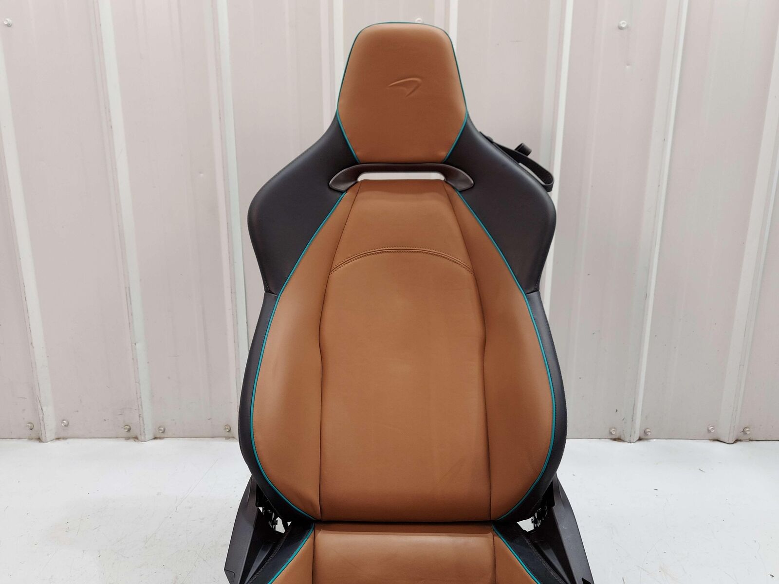 2023 MCLAREN ARTURA FRONT LEFT SEAT BROWN & BLACK LEATHER POWER *NOTE