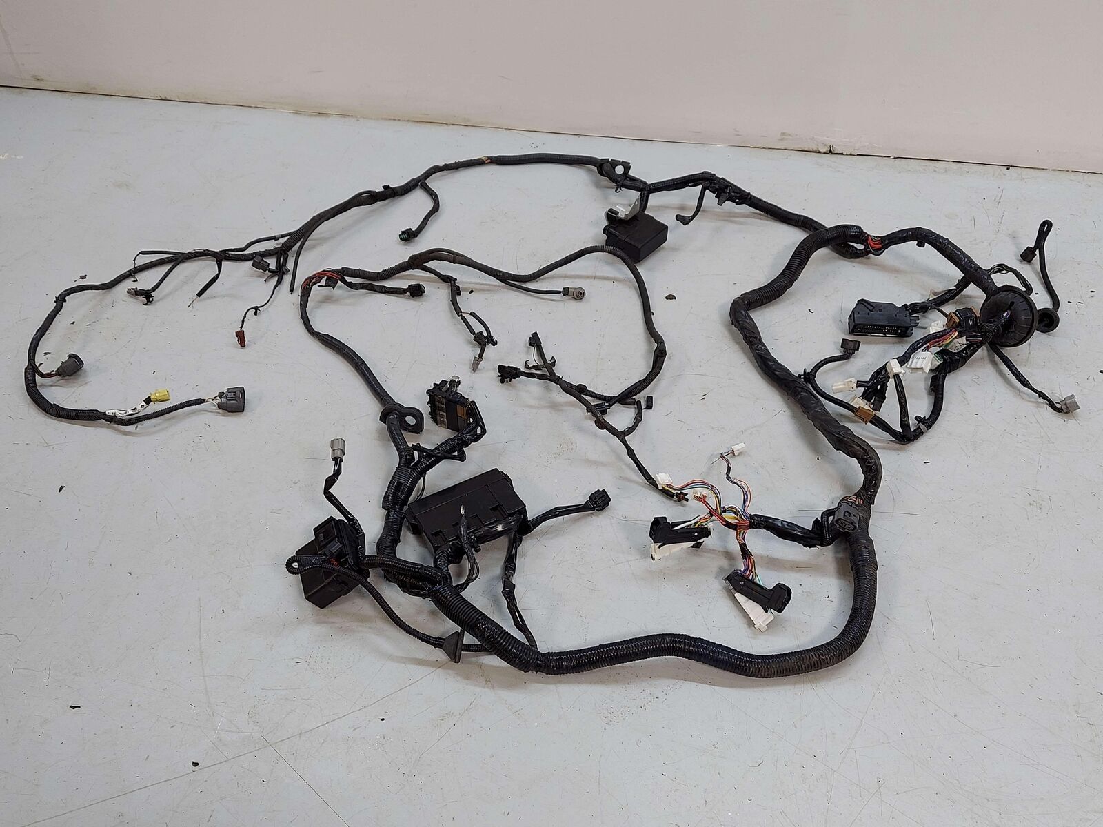 2009 Nissan GTR GT-R R35 Engine Wire Wiring Harness 24012JF10B 60K KMS *Notes*