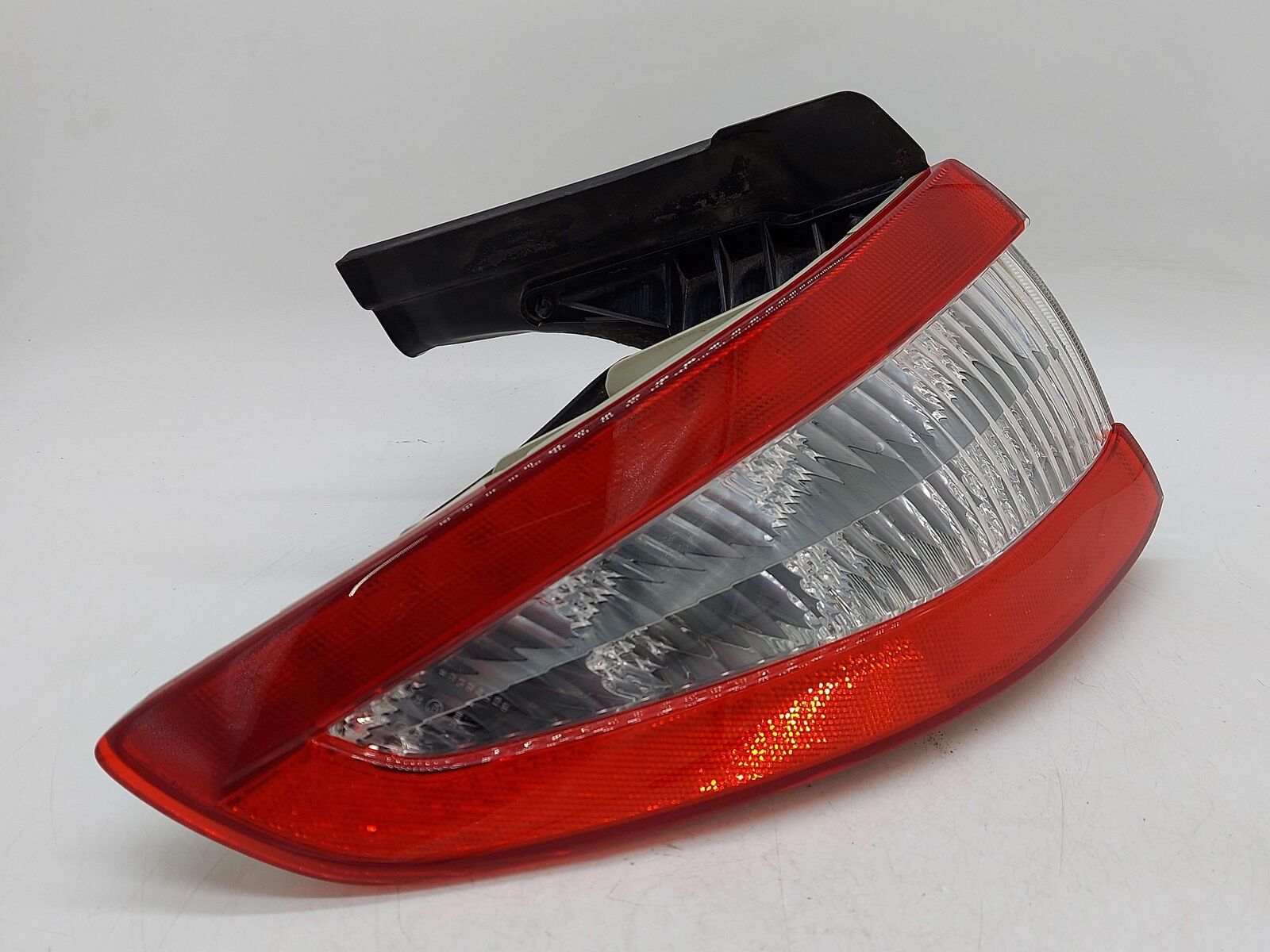 2010 Maserati GranTurismo S M145 Coupe LEFT TAIL LIGHT LAMP OUTER 234379