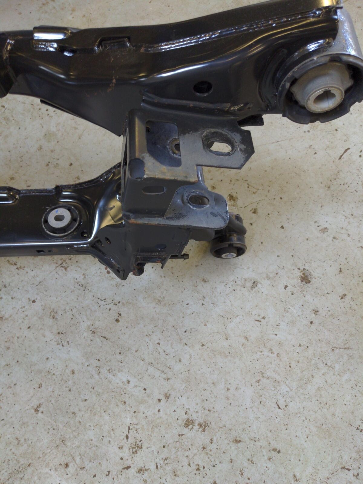 17-20 JAGUAR F-PACE REAR Undercarriage Crossmember Sub Frame Standard Suspension