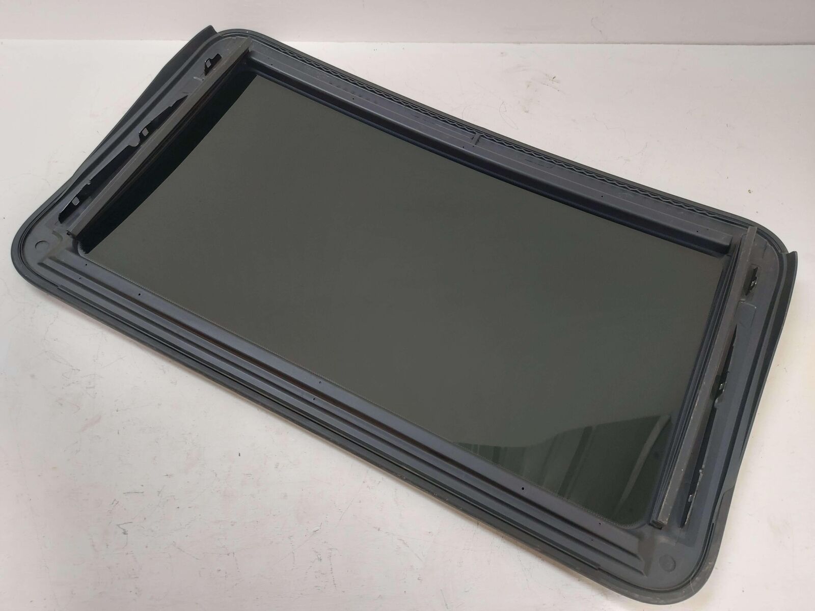 12-18 Mercedes W218 CLS63s AMG SUN ROOF GLASS 218780012164 *MINOR IMPERFECTIONS