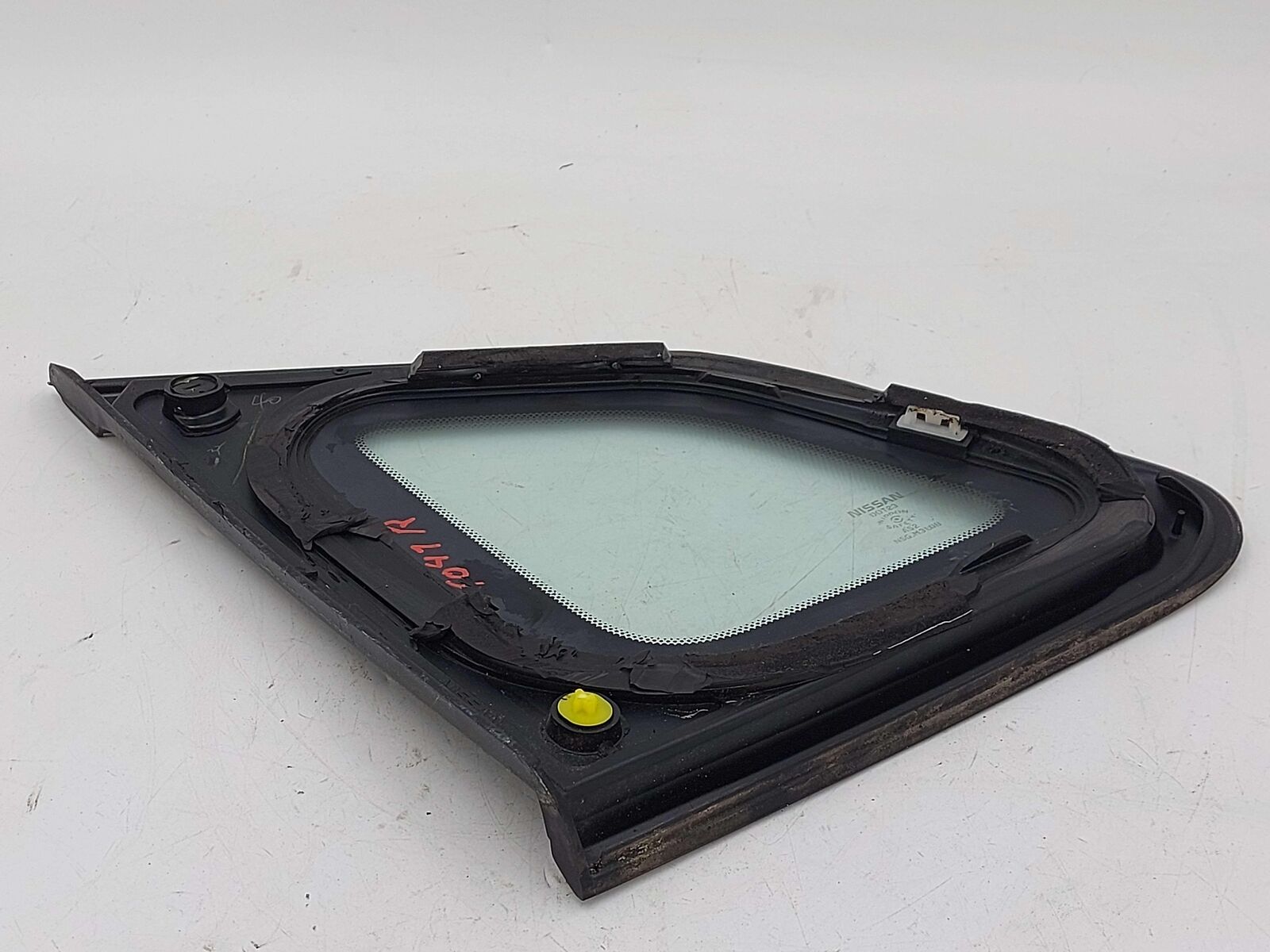 17-22 NISSAN QASHQAI RIGHT QUARTER WINDOW GLASS 833126MA0A