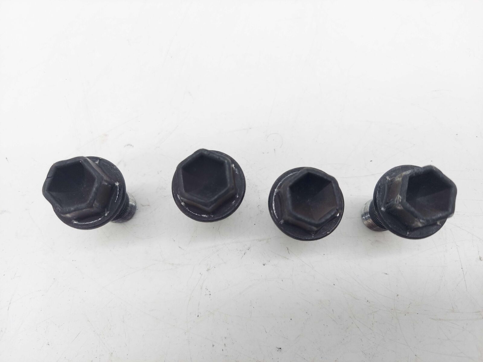 2016 MCLAREN 540C WHEEL LUG NUTS SET OF 20