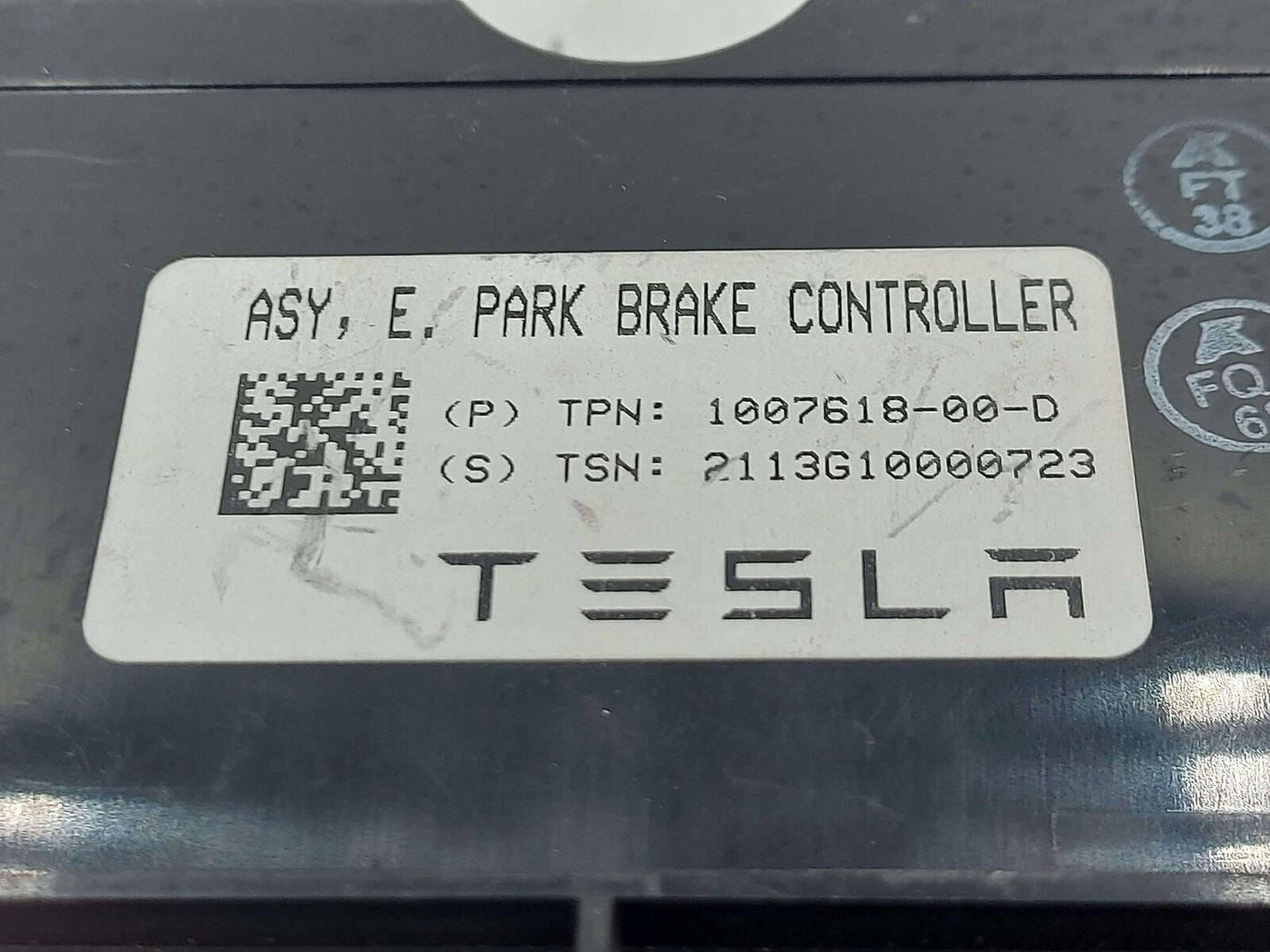 2013 TESLA S 1007618-00-d Parking E Park Brake Control Module