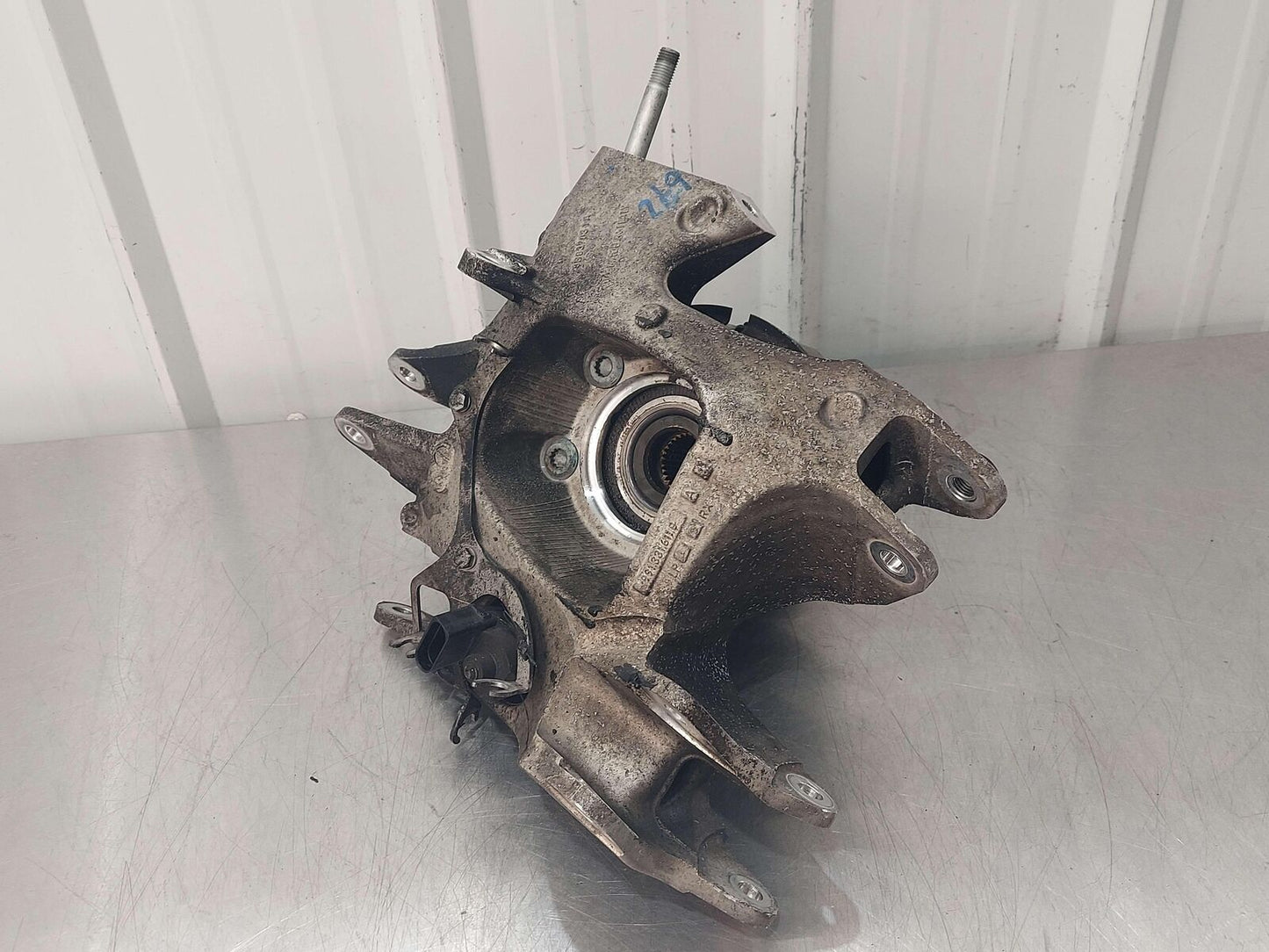 14-16 PORSCHE 911 991 GT3 3.8L REAR LEFT SPINDLE KNUCKLE HUB *NOTE