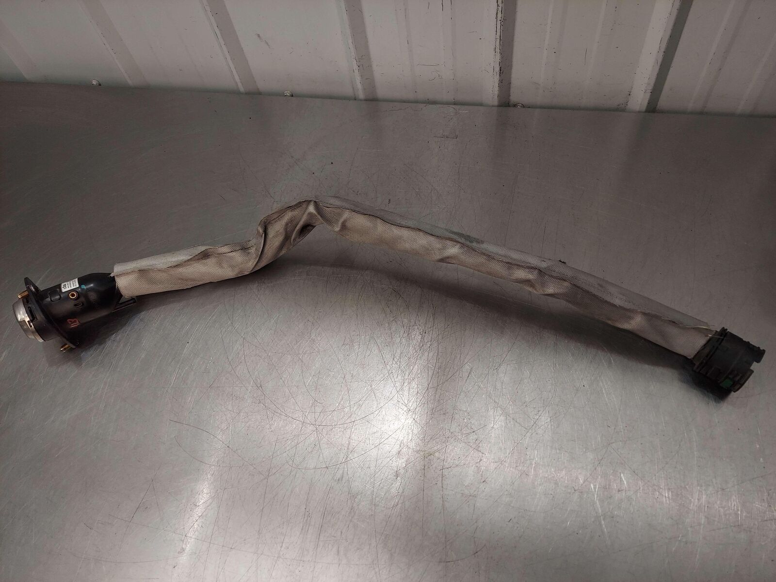 2016 MCLAREN 540C FUEL FILLER NECK 13K0059CP 13K0059CP05 *TORN SOCK*