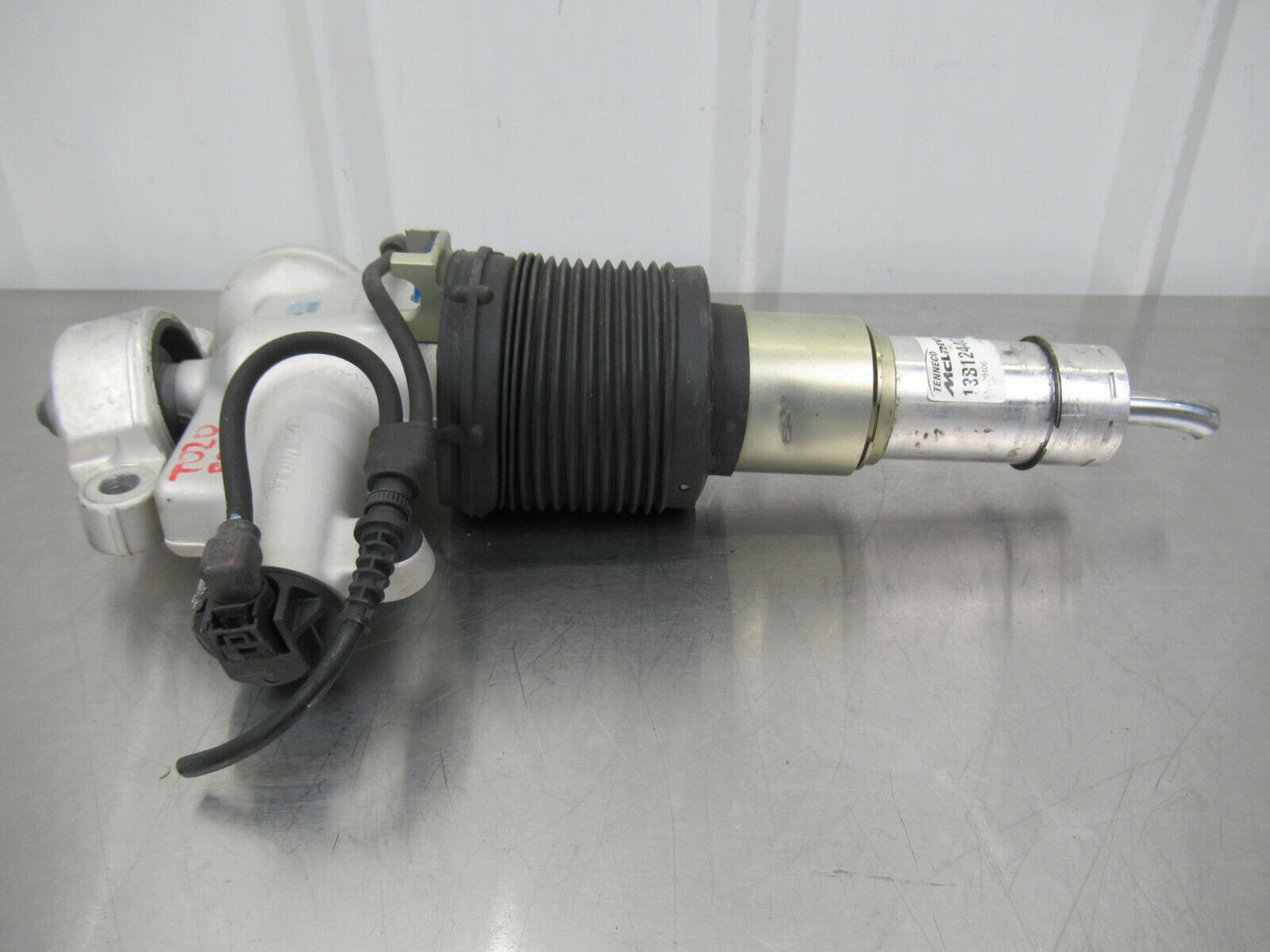 T020 2016 16 MCLAREN 570S RH RIGHT FRONT SHOCK STRUT DAMAGED 13B1244CP