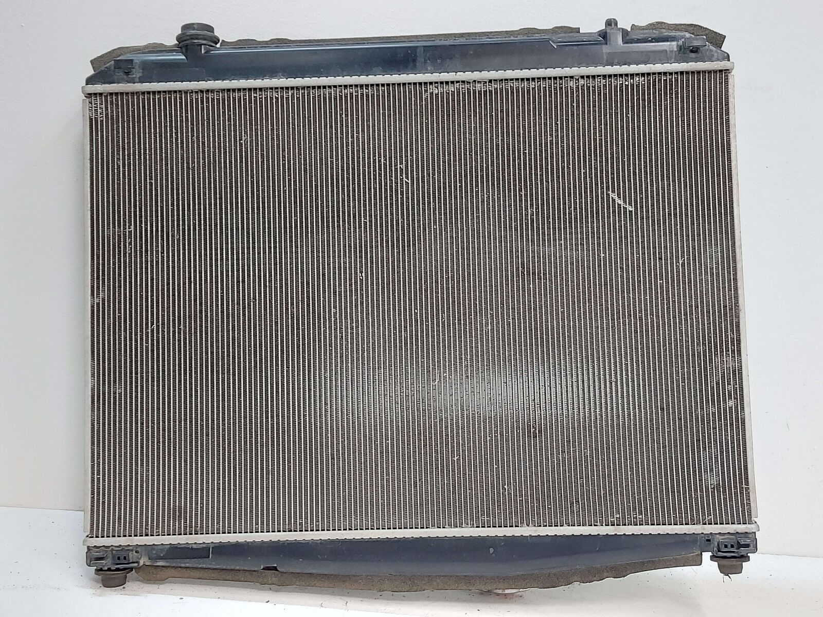 17-19 TOYOTA HIGHLANDER 3.5L WATER COOLANT RADIATOR AT AUTO *DINGED FINS*