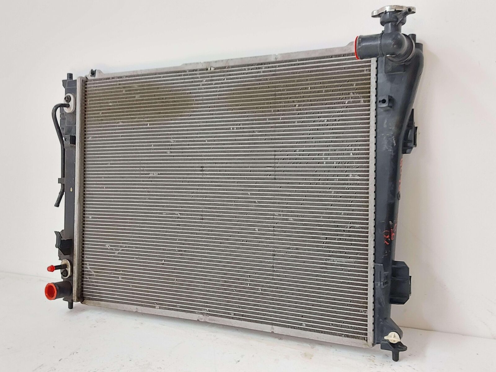 11-13 HYUNDAI SONATA COOLANT RADIATOR 2.4L AT AUTO 253103Q500 *FINS BENT*