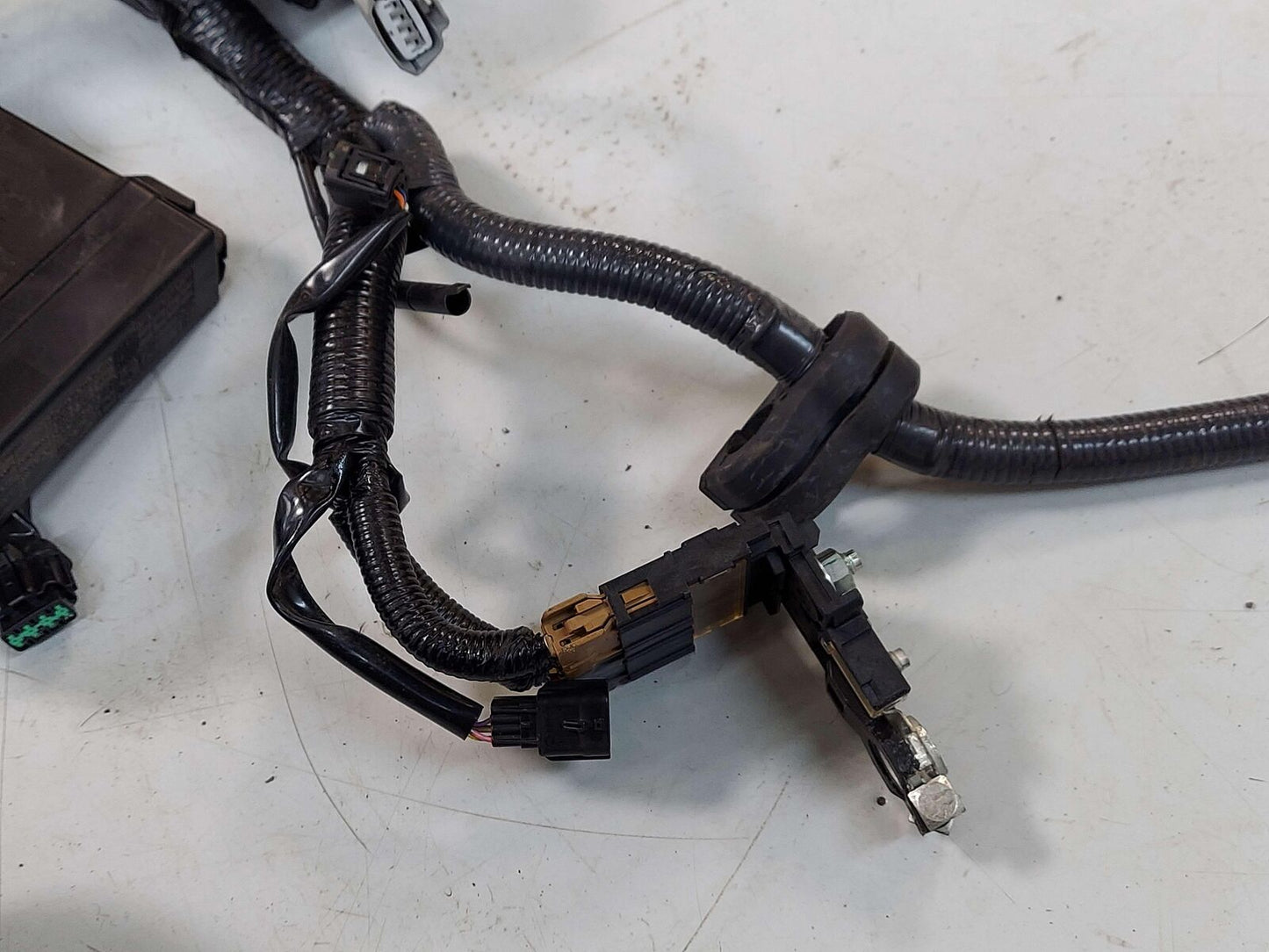 2009 Nissan GTR GT-R R35 Engine Wire Wiring Harness 24012JF10B 60K KMS *Notes*