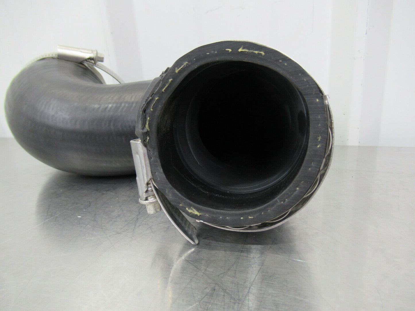 T020 2016 16 MCLAREN 570S RH RIGHT  INTERCOOLER PIPE TUBE TO THROTTLE BODY 