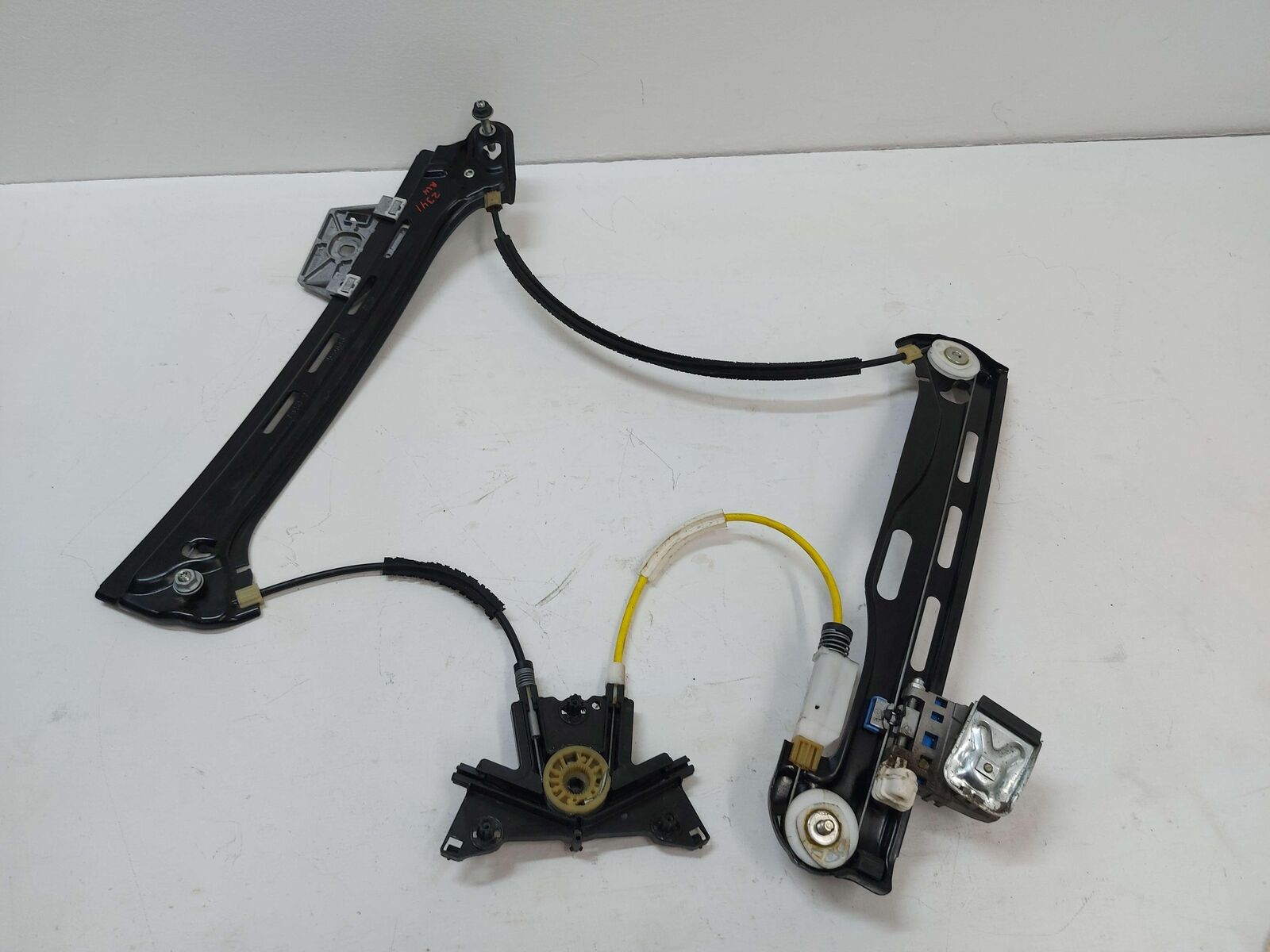 12-18 Mercedes W218 CLS63s AMG REAR LEFT DOOR WINDOW GLASS REGULATOR 918245100