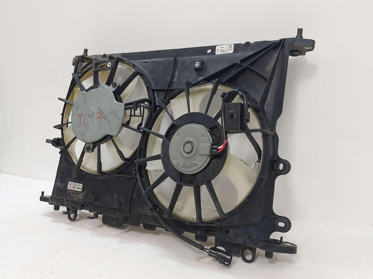 09-13 TOYOTA MATRIX 2.4L ELECTRIC COOLING FAN MOTOR 15 AA422750-2902 *NOTE