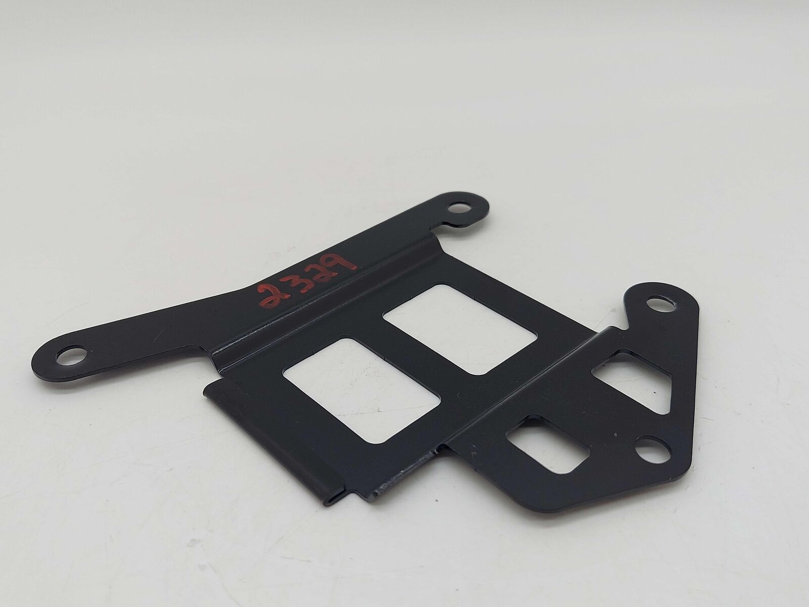 2023 McLaren Artura Bracket 16MB0801CP