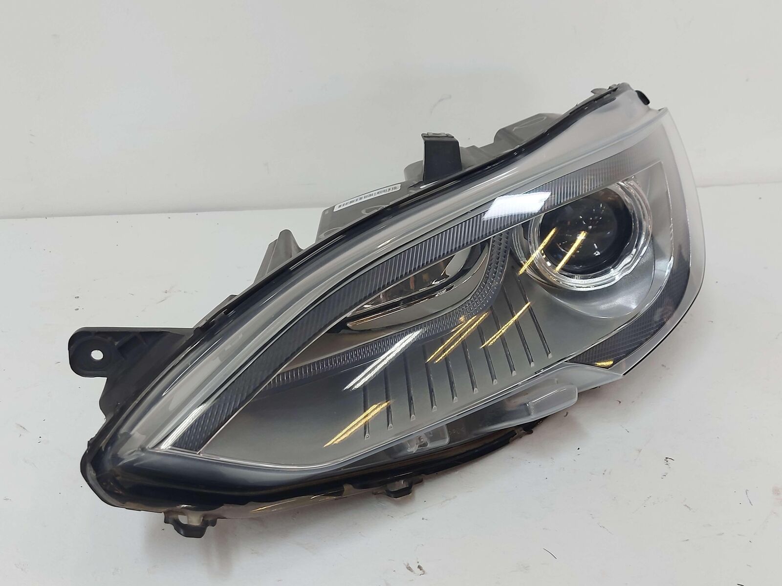 12-15 Tesla S LH Left Xenon Headlight Headlamp *Needs Clip Chipped* 600590600D