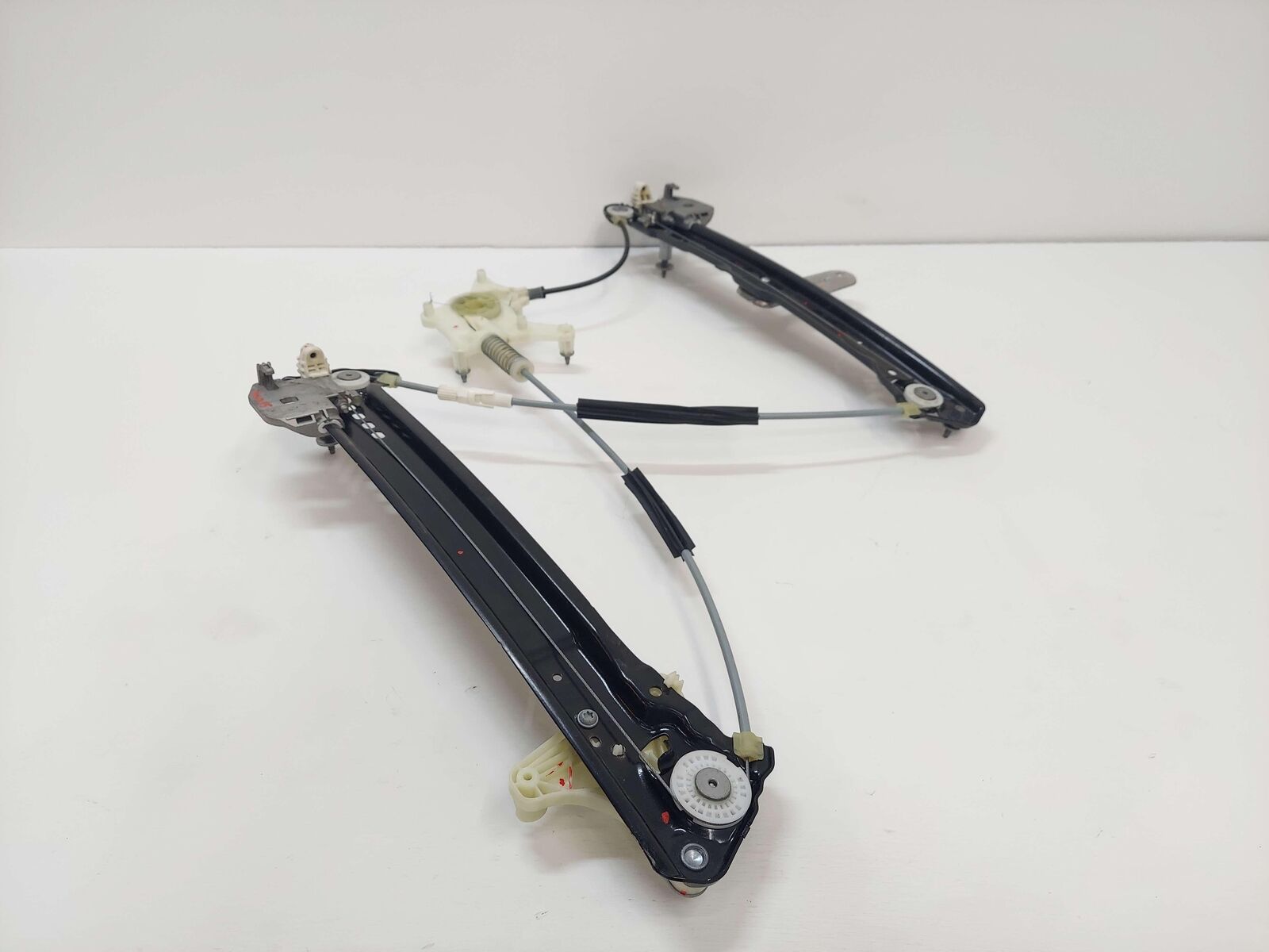 2020 PORSCHE TAYCAN FRONT LEFT DOOR WINDOW REGULATOR 9J1837401C 059324209B