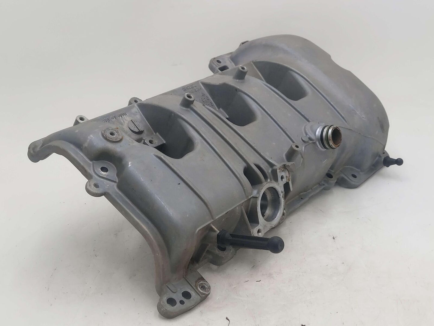 15-18 PORSCHE CAYENNE GTS 958 3.6L LEFT VALVE COVER 75001420 946105136 946105236