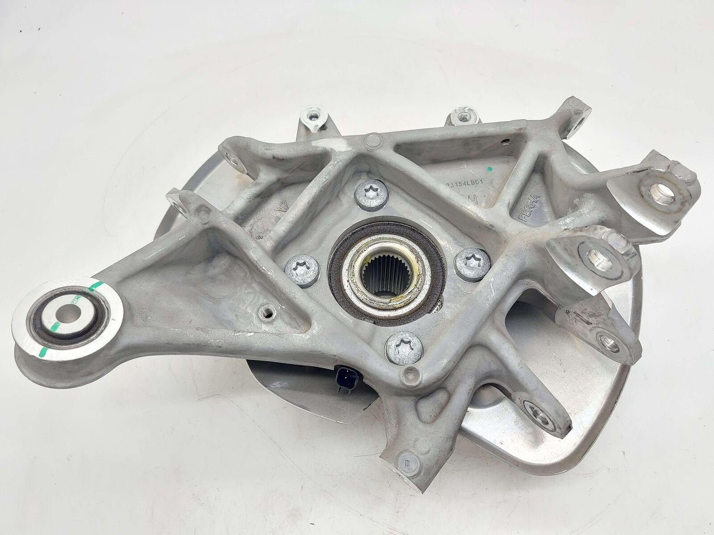 2024 ASTON MARTIN DB12 VOLANTE REAR RIGHT SPINDLE KNUCKLE HUB HY53-5A970-AD