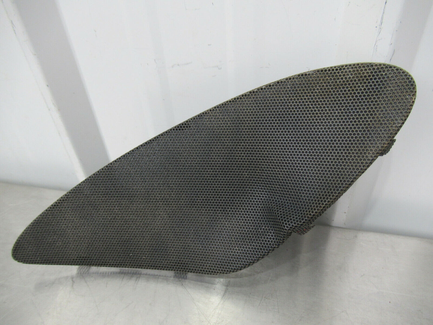 T020 2016 16 MCLAREN 570S LH LEFT UPPER DOOR SPEAKER GRILL DAMAGED