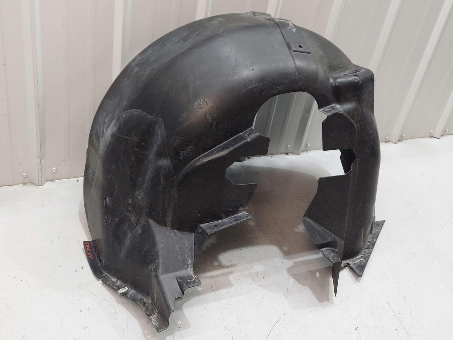 2006 FORD GT GT40 SUPERCAR FRONT RIGHT WHEEL FENDER LINER *BROKEN 4G7V-16A562-AD