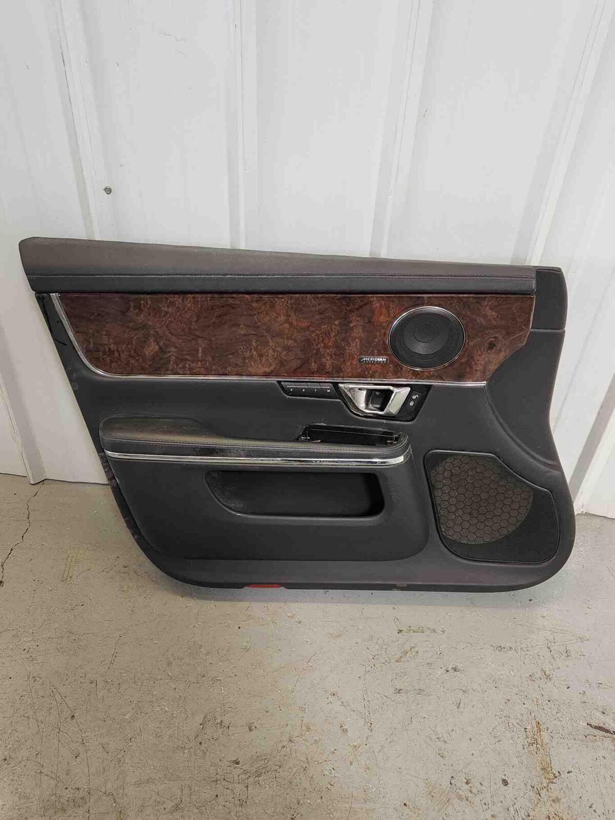 14-19 JAGUAR XJ FRONT LEFT DOOR PANEL EBONY & WOOD MERIDIAN AW93-F23713-C *NOTE