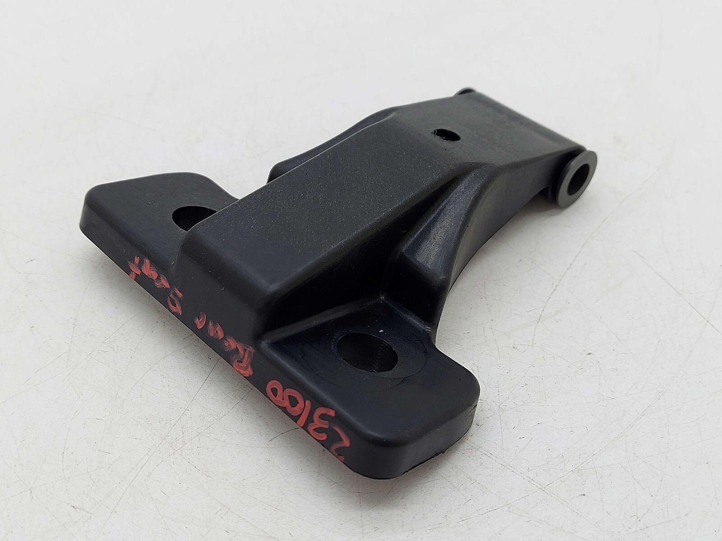 2021 FERRARI ROMA F169 REAR SEAT MIDDLE HINGE 918329