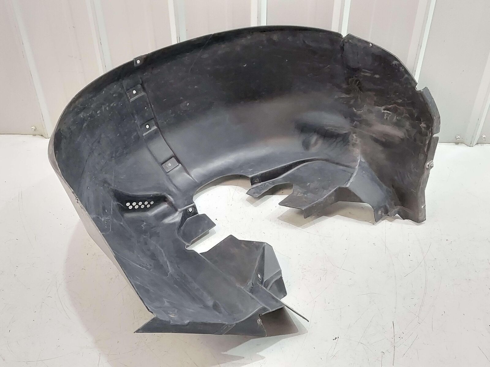 2006 FORD GT GT40 SUPERCAR FRONT RIGHT WHEEL FENDER LINER *BROKEN 4G7V-16A562-AD