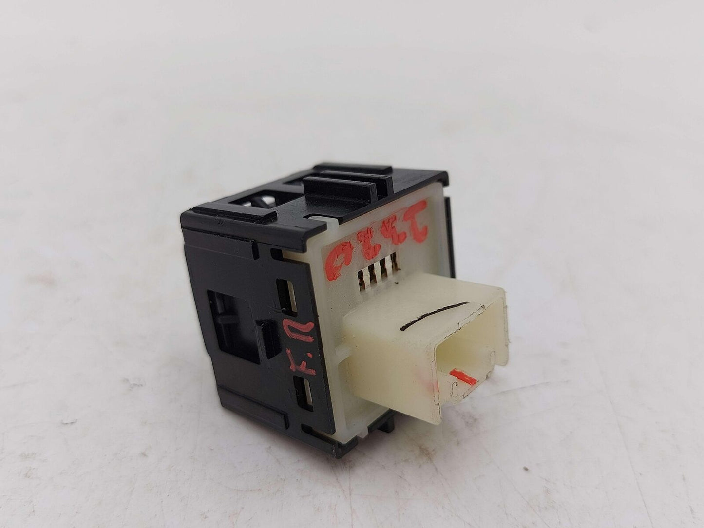 2020 Toyota Tacoma Front RH Right Door Lock Switch