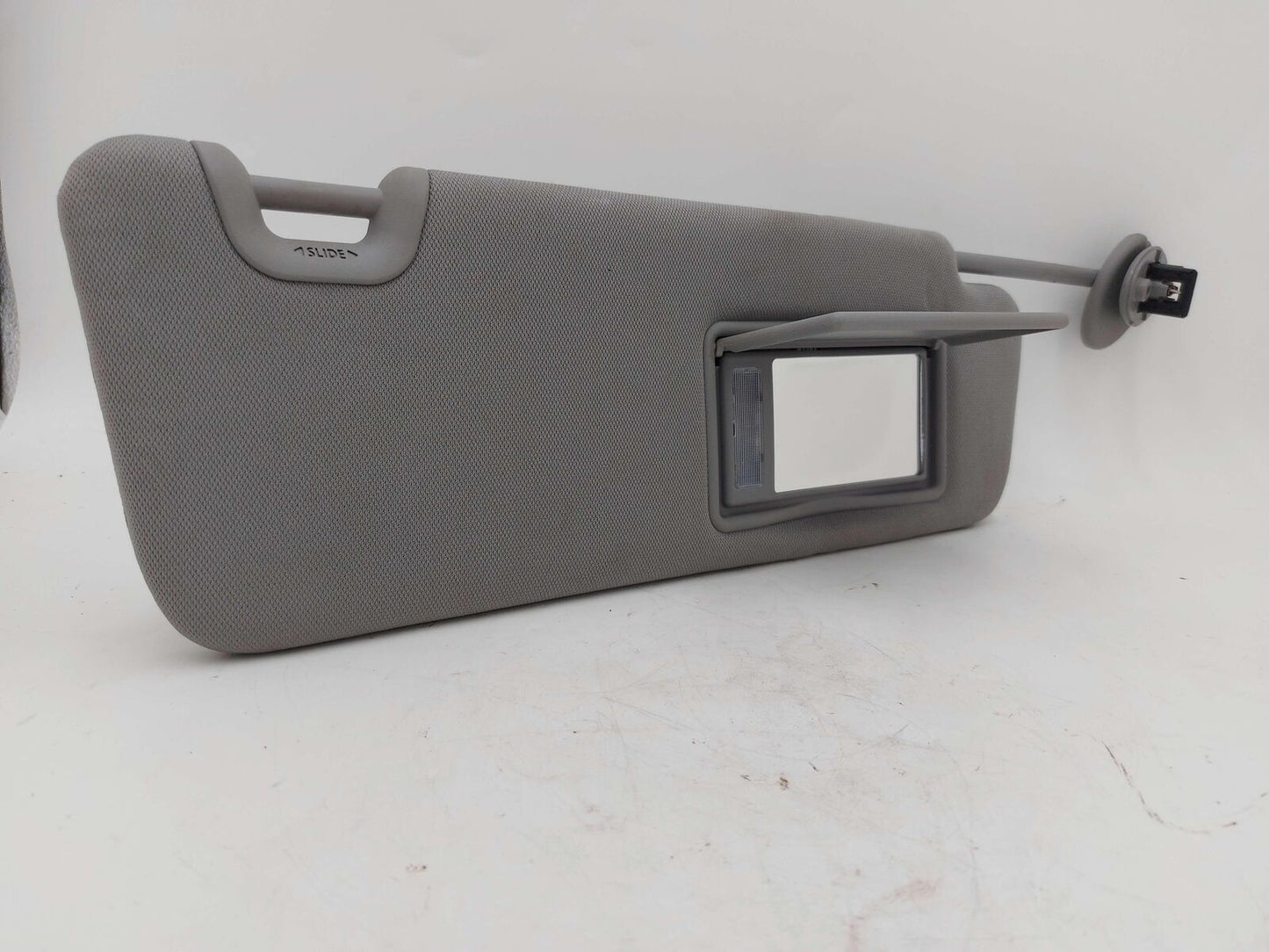 14-19 TOYOTA HIGHLANDER RH Right Sun Visor Grey Illuminated *DISCOLORATION*