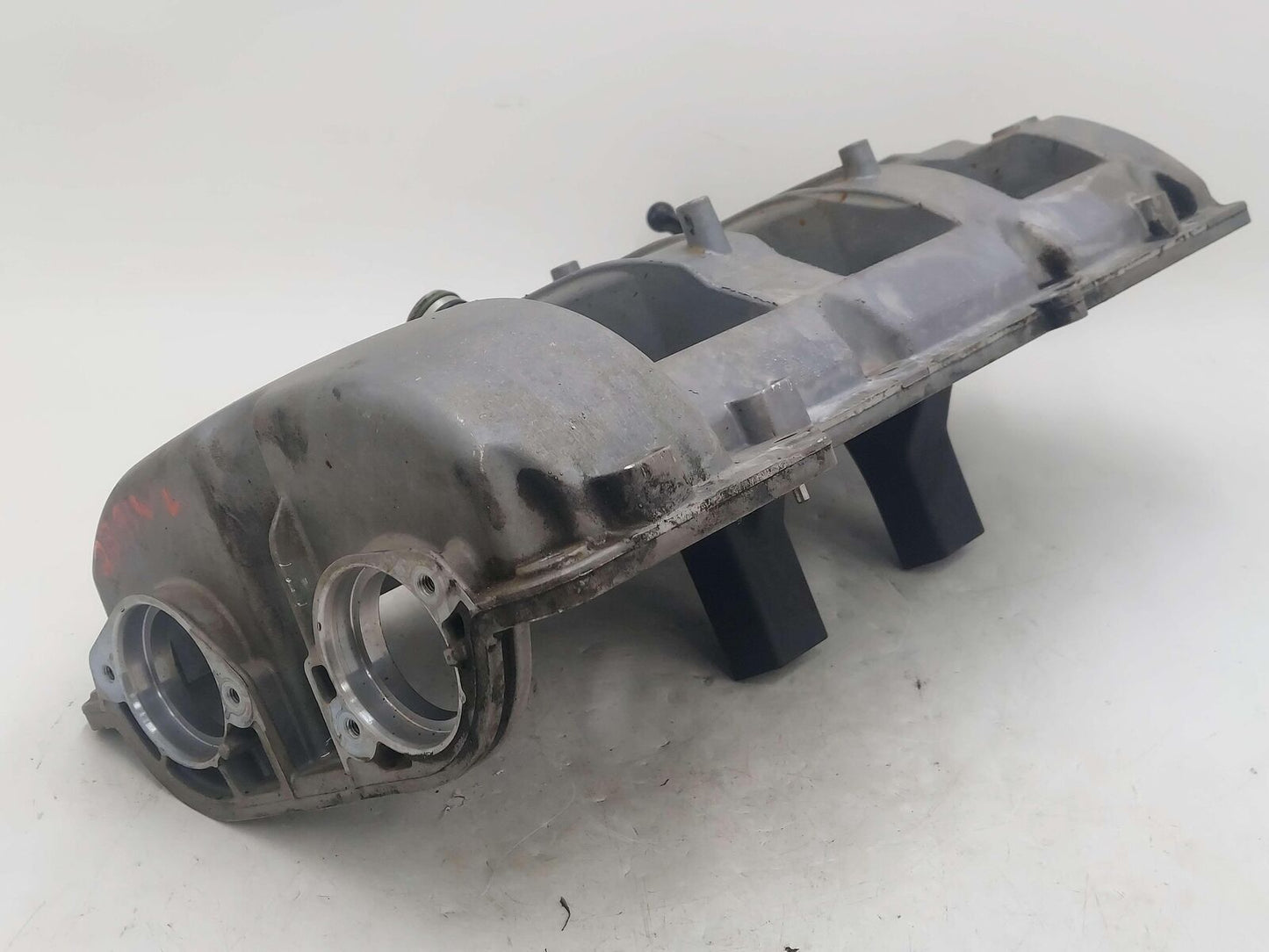 15-18 PORSCHE CAYENNE GTS 958 3.6L LEFT VALVE COVER 75001420 946105136 946105236