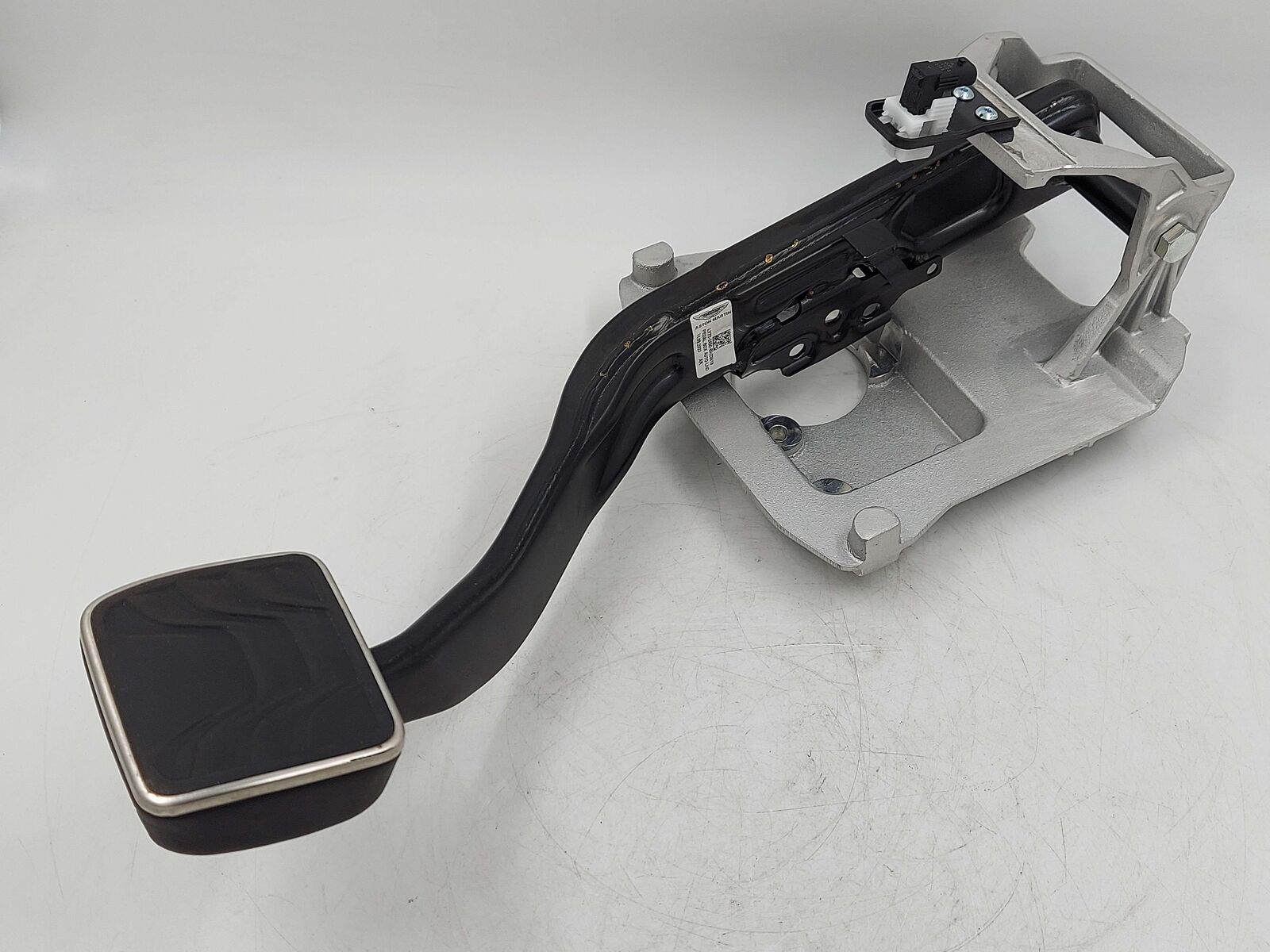 2024 ASTON MARTIN DB12 VOLANTE BRAKE PEDAL LY73-2450-BA