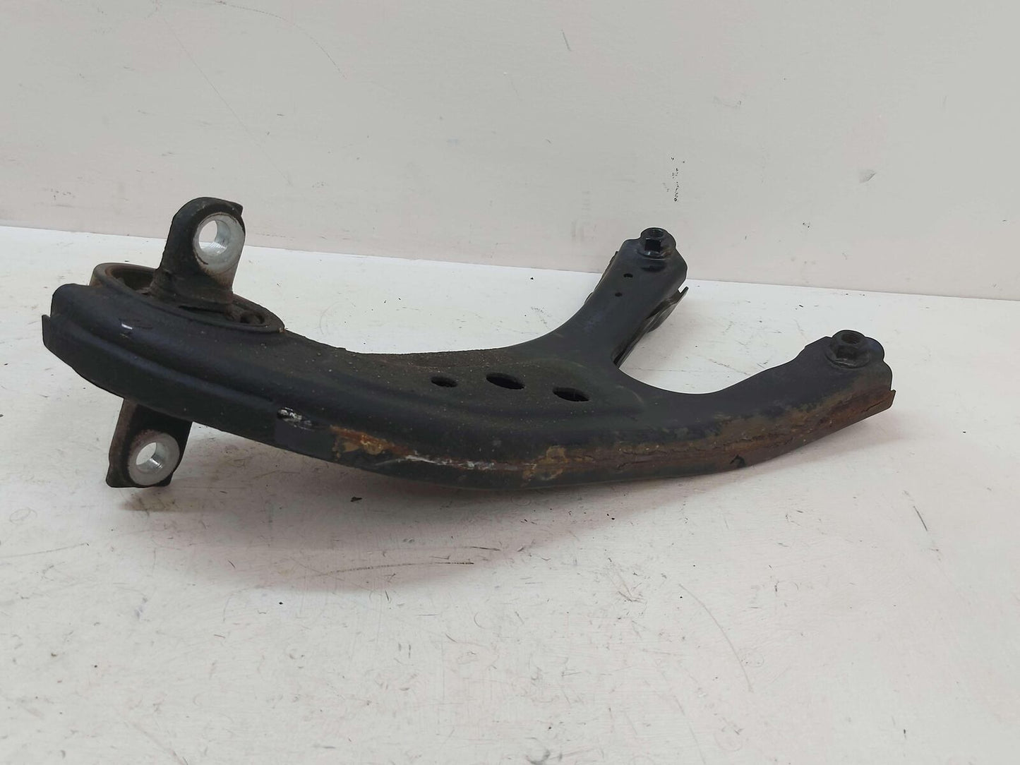 14-19 TOYOTA HIGHLANDER REAR LEFT LOWER TRAILING ARM 12K MILES!