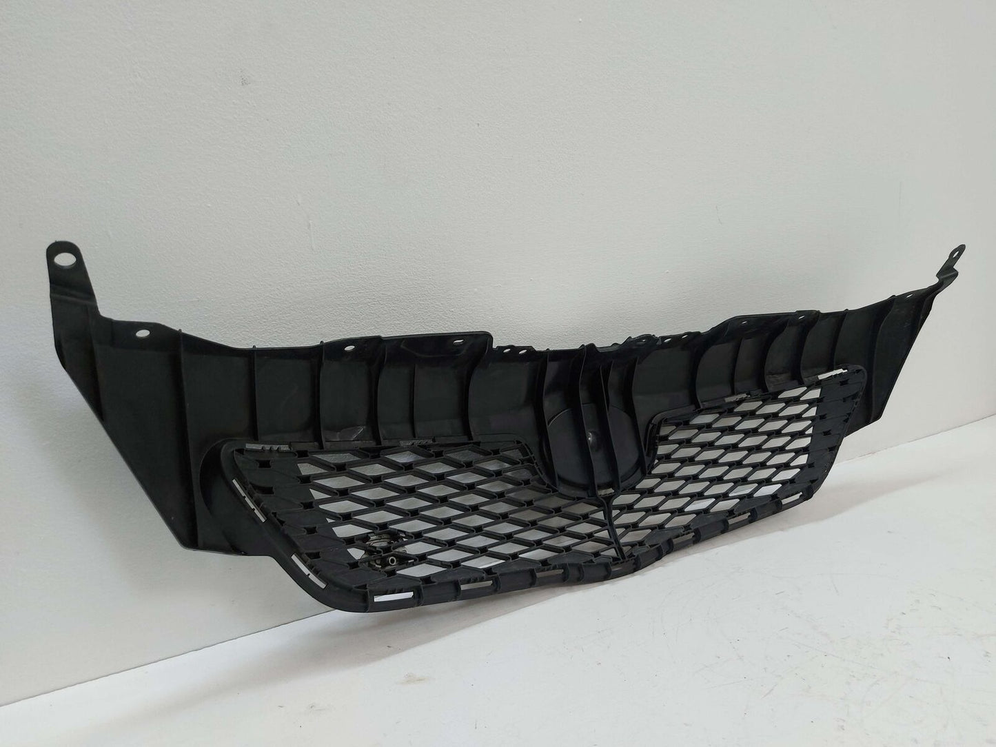 09-10 TOYOTA COROLLA GRILL GRILLE S 53111-02450 *SCRATCHES CHIPS*