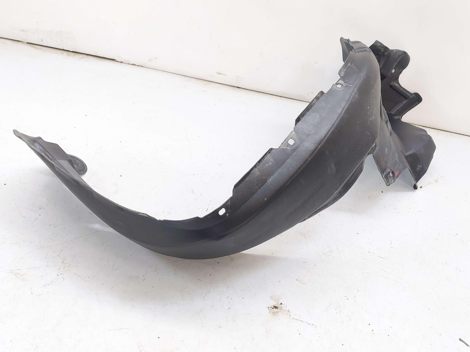 16-23 TOYOTA TACOMA FRONT LEFT WHEEL FENDER LINER 53876-04080 *BROKEN TAB* OEM