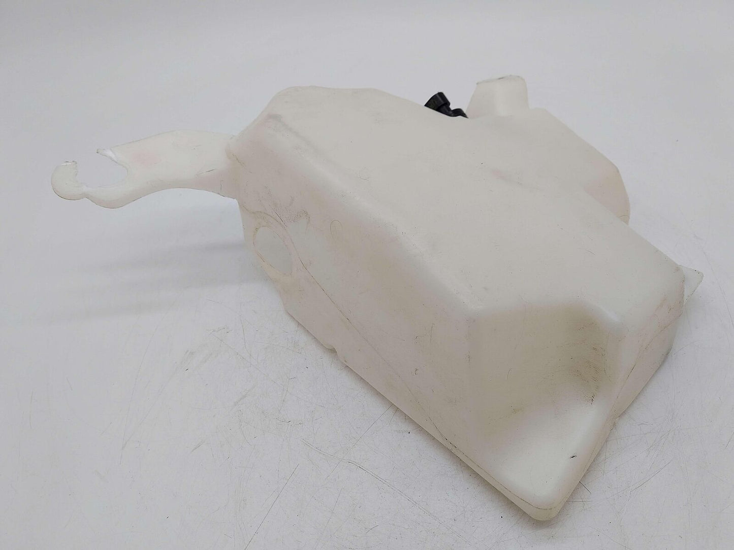 2021 FERRARI ROMA F169 WINDHSIELD WASHER BOTTLE *BROKEN MOUNT* 202222