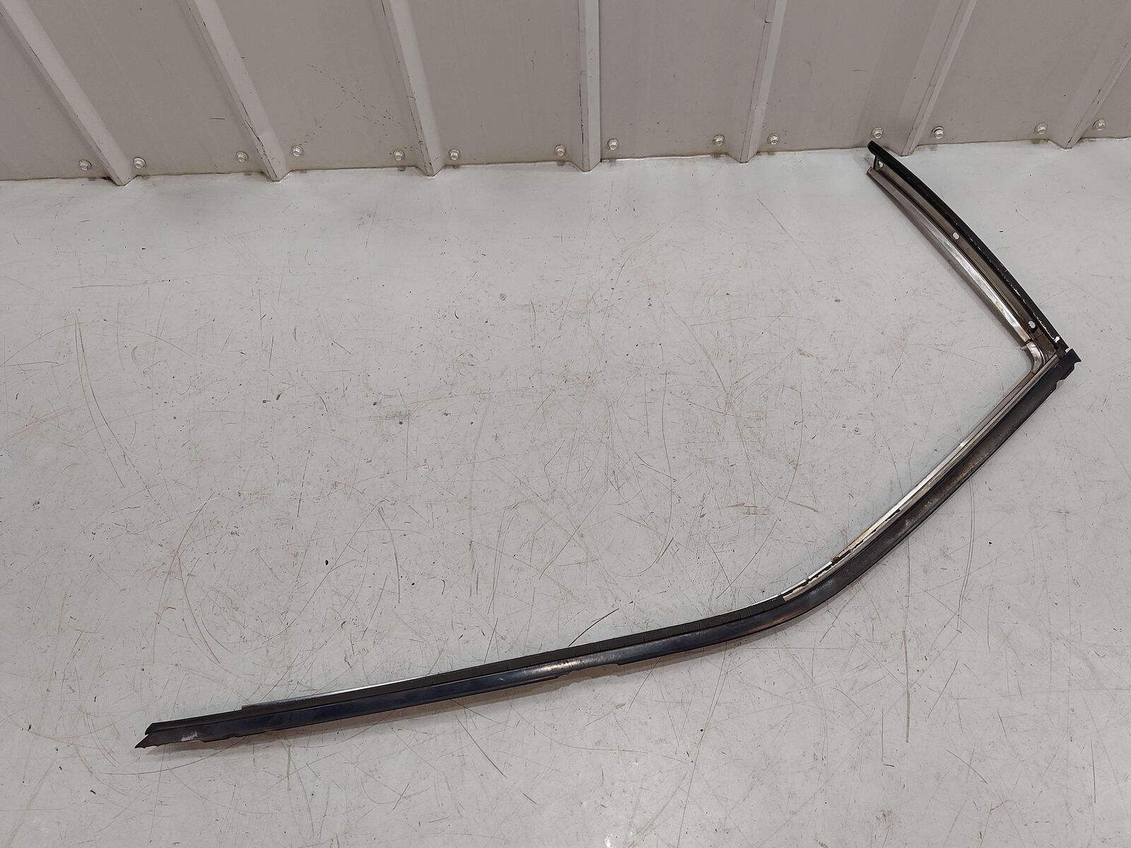 1991 Nissan Skyline R32 Coupe Right Door Upper Weather Stripping Trim *Notes*