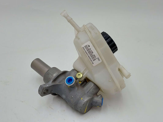 15-18 MERCEDES C63s AMG W205 BRAKE MASTER CYLINDER A2054300000 2054300001