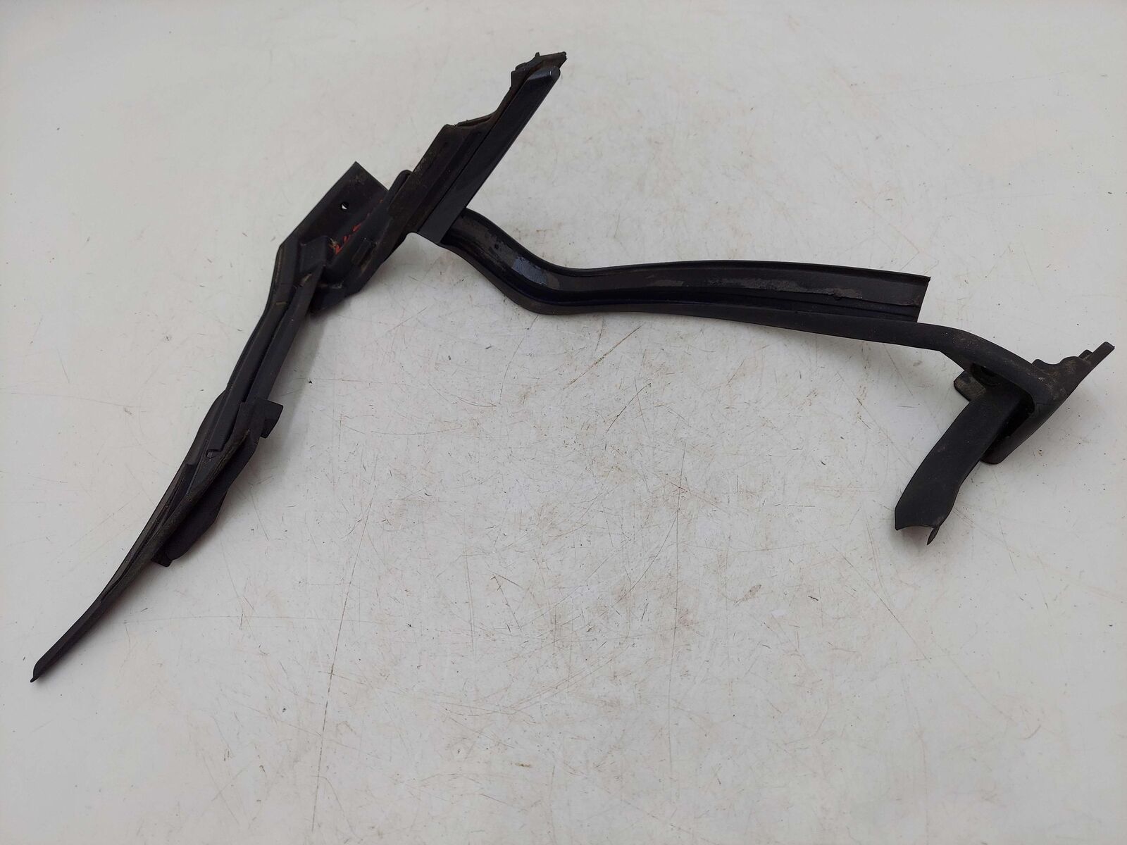 2018 Mclaren 570s LH Left Door Weather Strip Moulding 13A4990CP 13A4990CP.01