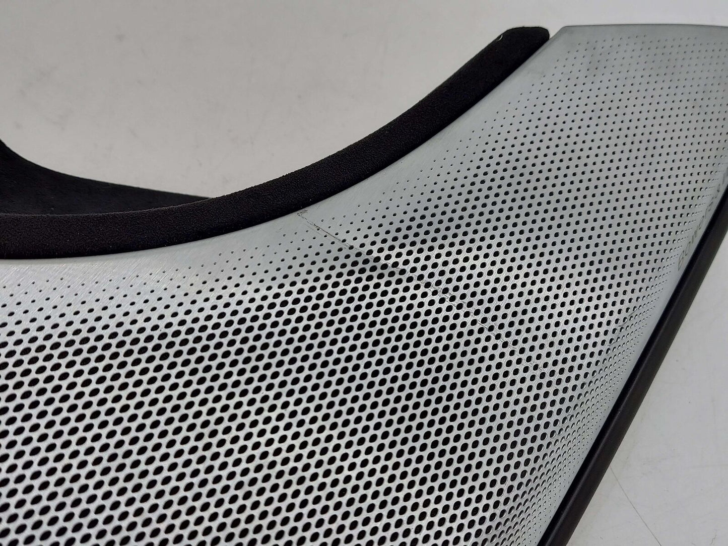 21 MCLAREN GT RH RIGHT DOOR LOWER BOWERS WILKINS SPEAKER GRILLE 22NB151GP *NOTE*