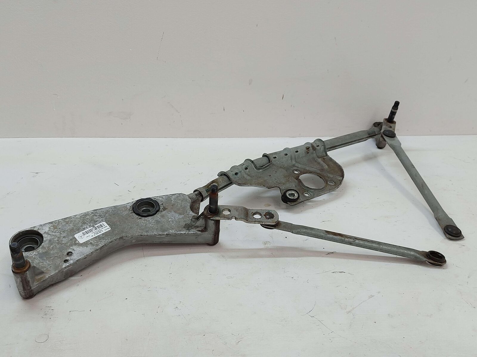 13-16 MERCEDES GL63 AMG X166 WINDSHIELD WIPER TRANSMISSION LINKAGE A1668202740