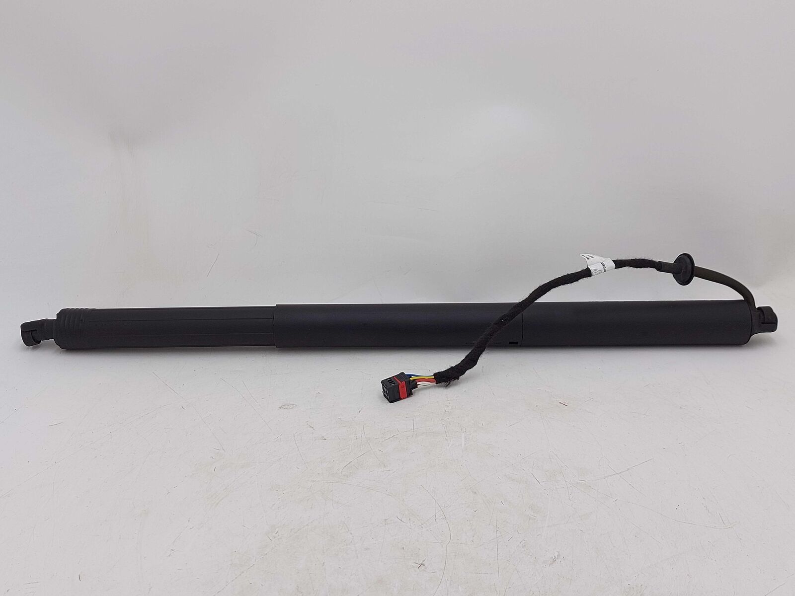 15-19 PORSCHE MACAN 95B S LEFT TAILGATE LIFT MOTOR TRUNK HATCH STRUT / SHOCK