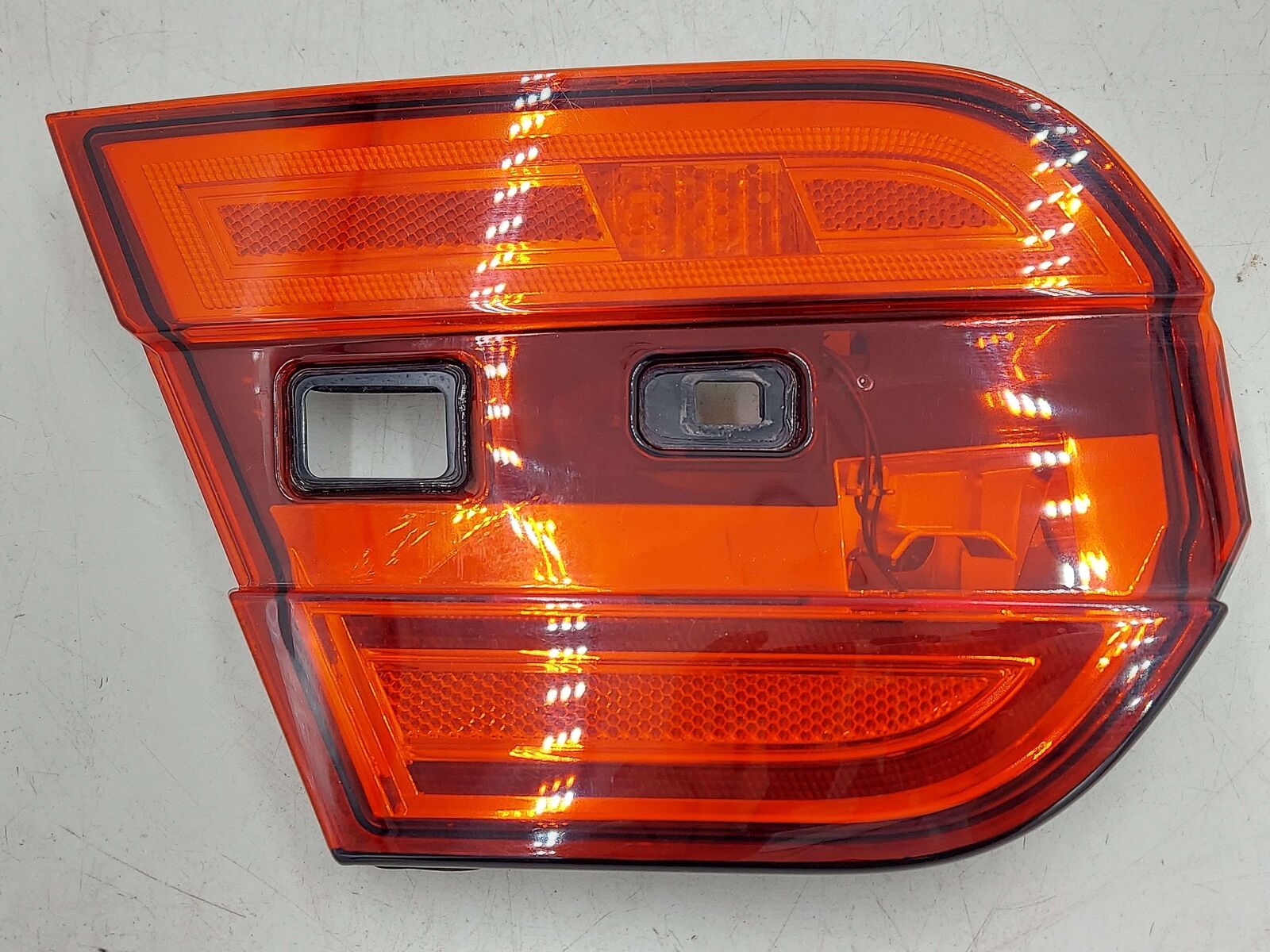 12-15 JAGUAR XF X250 LEFT TAIL LIGHT LAMP INNER CX23-15K273-AA *SCRATCHES*