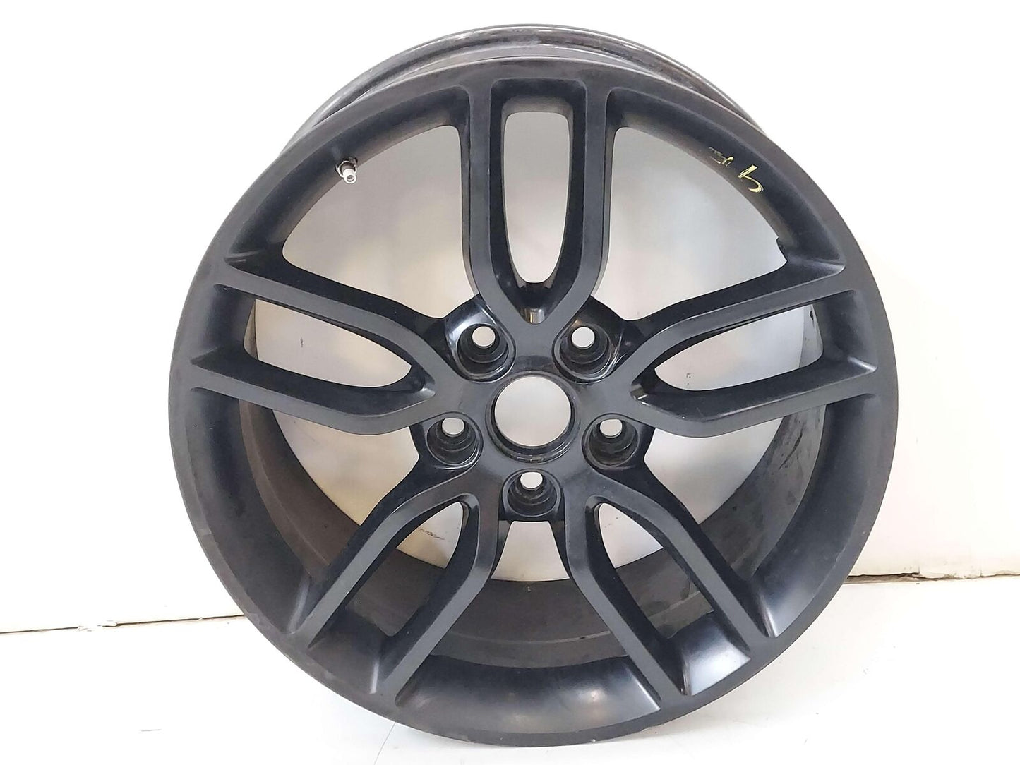 16-19 Chevrolet Corvette C7 Front Wheel 18x8-1/2 TPMS *9F/10 Chips. Scratches*