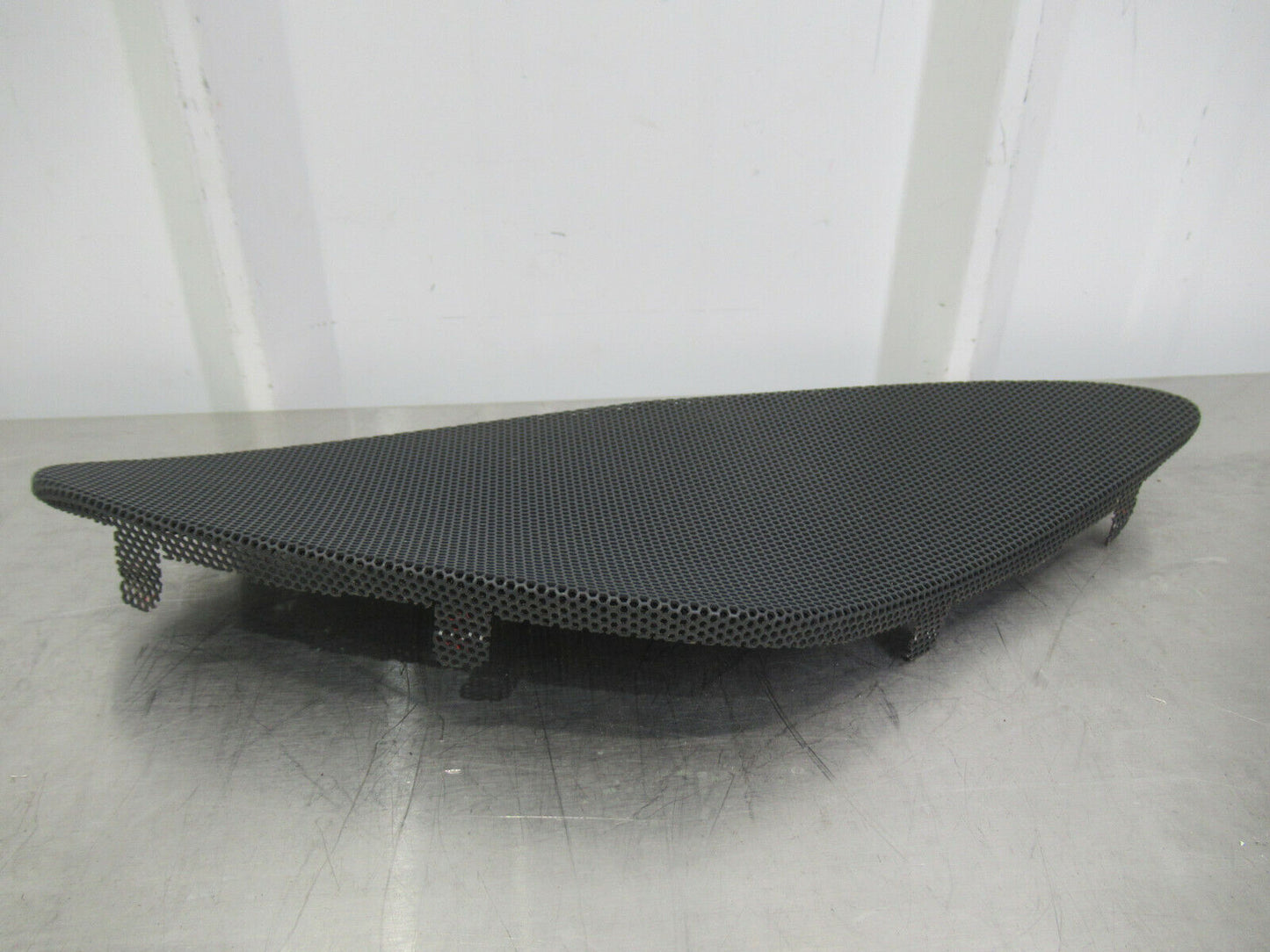 T020 2016 16 MCLAREN 570S RH RIGHT DOOR UPPER SPEAKER GRILL